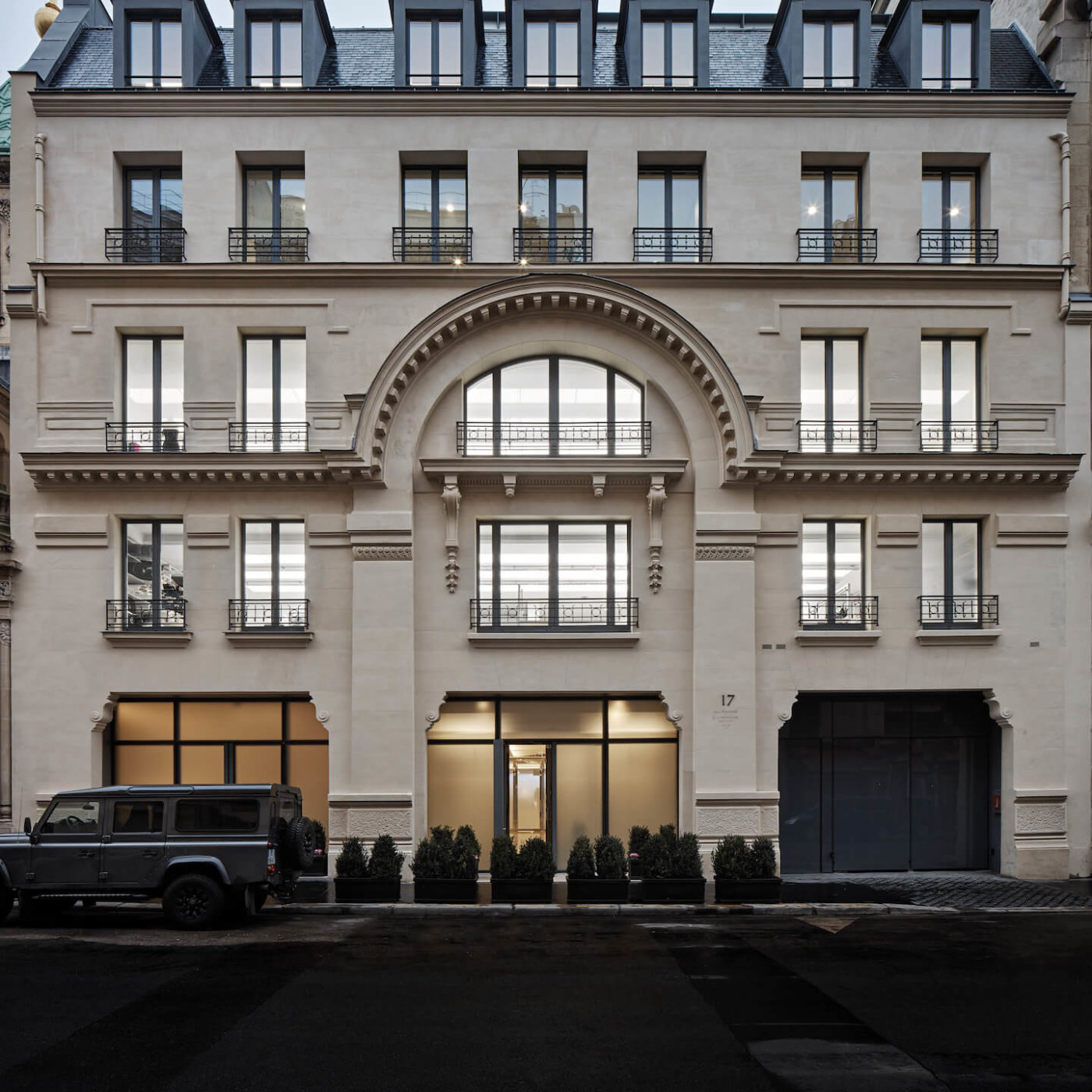 Dior architecture Dior 17 Goujon Barbarito